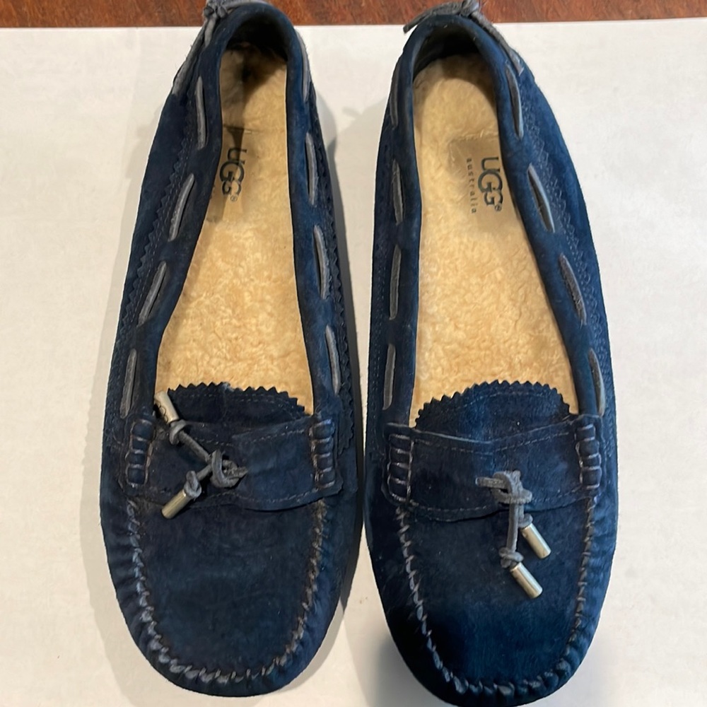 Ugg loafers slippers sz 8 navy suede